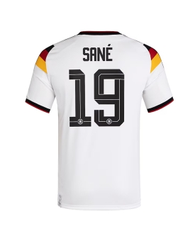 Billige Fotballdrakt Tyskland Leroy Sane #19 Replika Hjemmedrakt VM 2026 Kortermet Billige Fotballdrakt Tyskland Leroy Sane #19 Replika Hjemmedrakt VM 2026 Kortermet